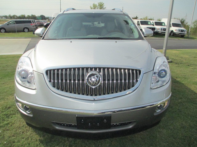 Buick Enclave 2011 photo 1