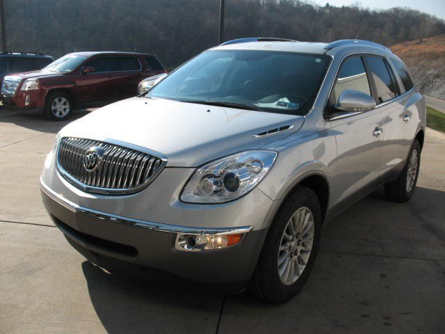 Buick Enclave 2011 photo 2