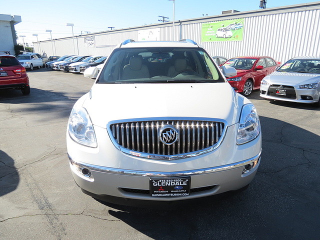 Buick Enclave 2011 photo 1