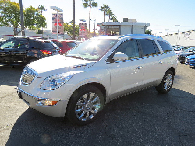 Buick Enclave 2011 photo 2