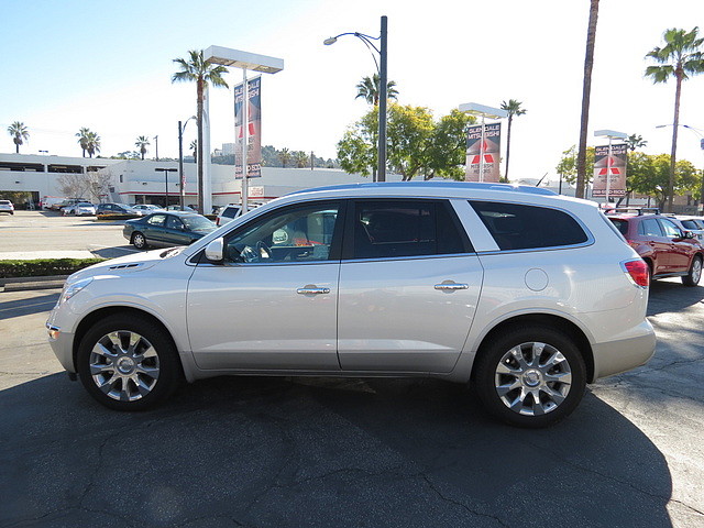 Buick Enclave 2011 photo 3