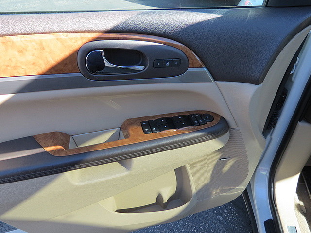 Buick Enclave 2011 photo 5