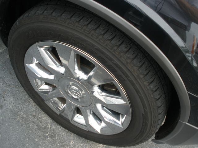 Buick Enclave 2011 photo 2