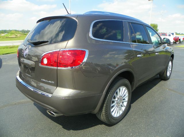 Buick Enclave 2011 photo 2