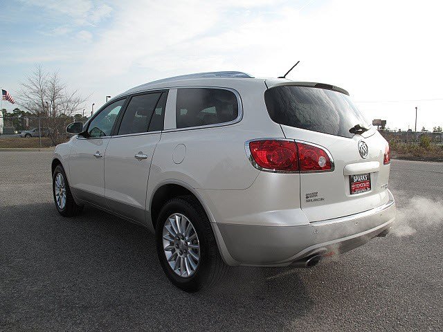 Buick Enclave 2011 photo 1