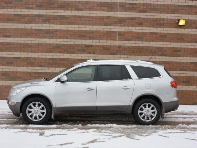 Buick Enclave 2011 photo 1