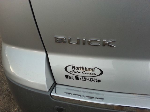 Buick Enclave 2011 photo 9