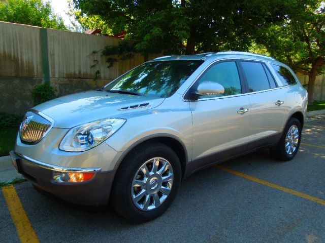 Buick Enclave 2011 photo 1