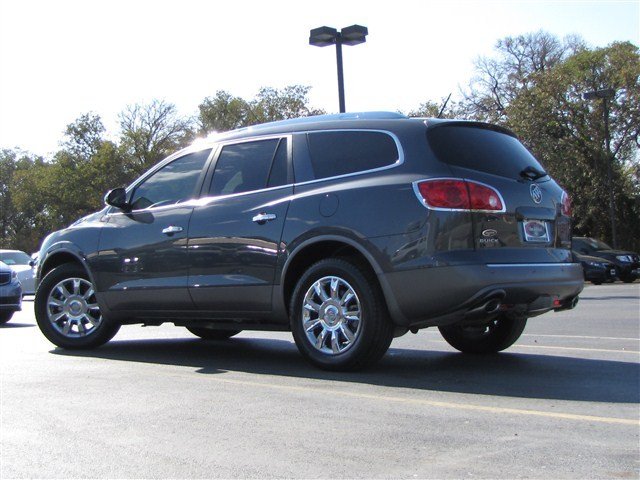 Buick Enclave 2011 photo 1