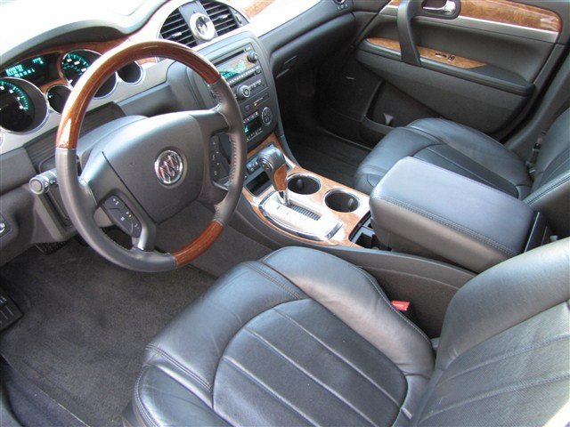 Buick Enclave 2011 photo 4