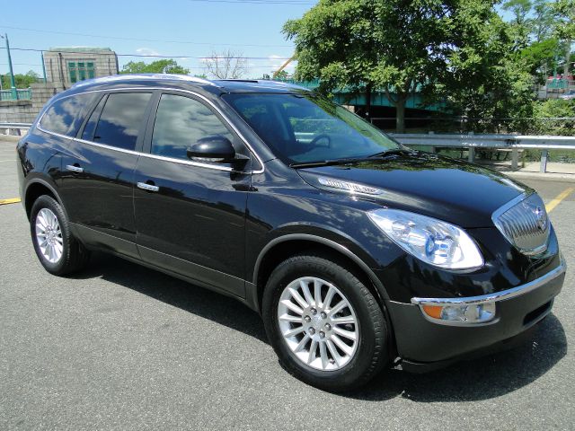 Buick Enclave 2011 photo 2