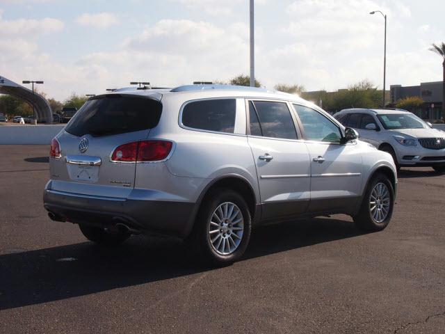 Buick Enclave 2011 photo 2