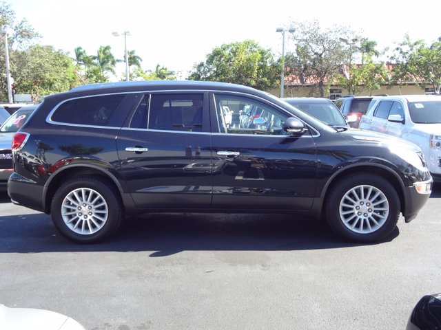 Buick Enclave 2011 photo 1