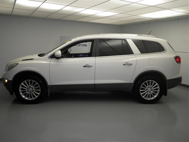 Buick Enclave 2011 photo 1