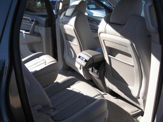 Buick Enclave 2011 photo 9