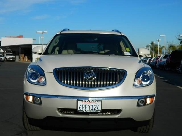 Buick Enclave 2011 photo 1