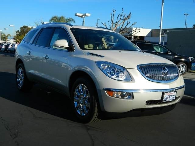 Buick Enclave 2011 photo 2