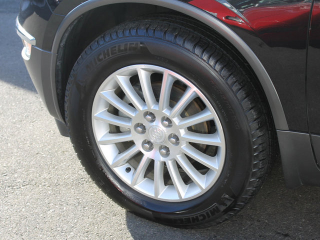 Buick Enclave 2011 photo 2