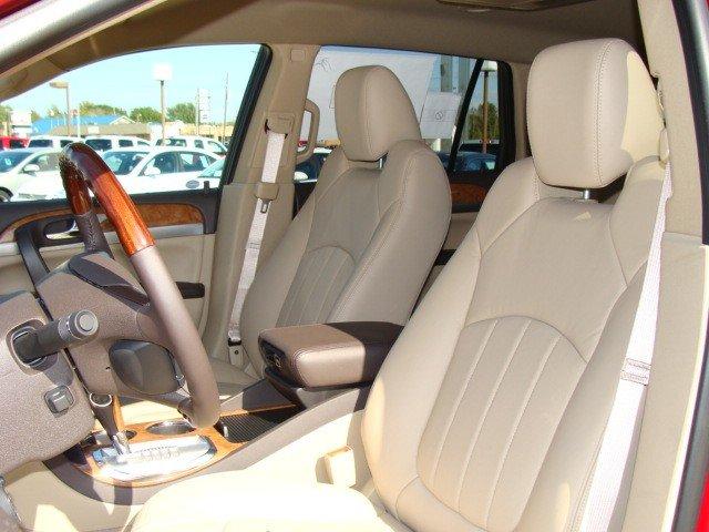 Buick Enclave 2012 photo 1