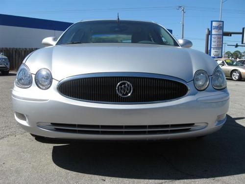 Buick LaCrosse 2005 photo 2