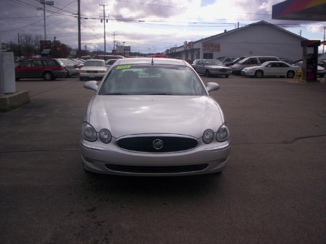 Buick LaCrosse 2005 photo 2