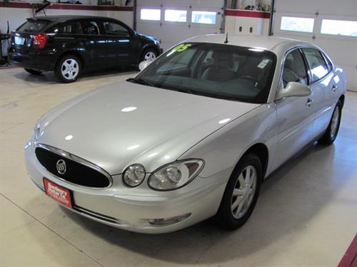 Buick LaCrosse 2005 photo 2