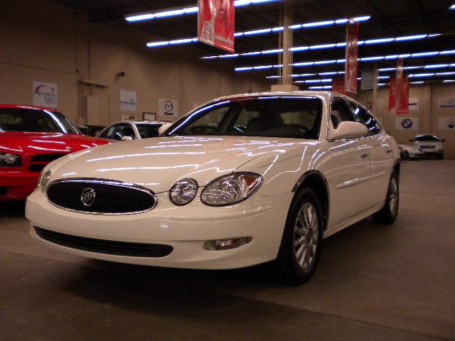 Buick LaCrosse 2005 photo 2