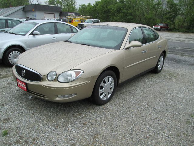 Buick LaCrosse 2005 photo 2