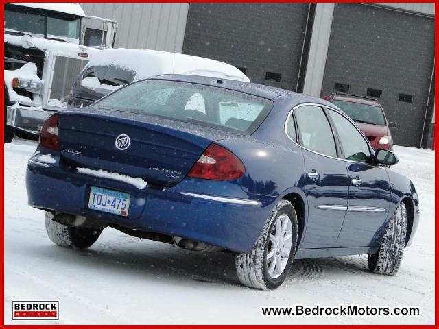 Buick LaCrosse 2005 photo 2