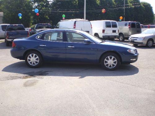 Buick LaCrosse 2005 photo 2