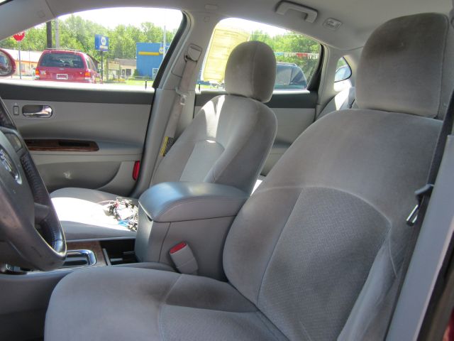 Buick LaCrosse 2005 photo 2