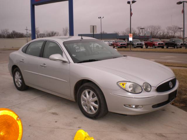 Buick LaCrosse 2005 photo 1