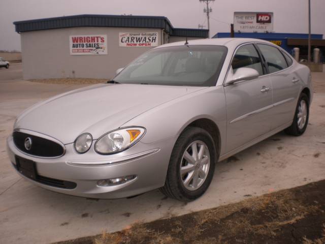 Buick LaCrosse 2005 photo 2