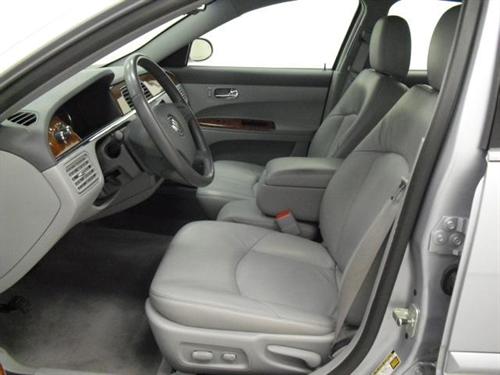 Buick LaCrosse 2005 photo 2