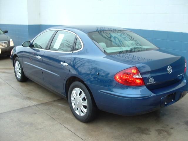 Buick LaCrosse 2005 photo 1