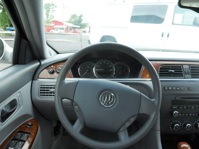 Buick LaCrosse 2005 photo 1