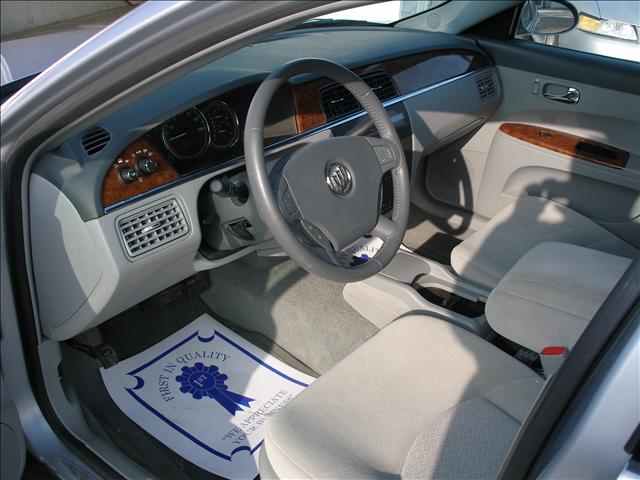 Buick LaCrosse 2005 photo 2