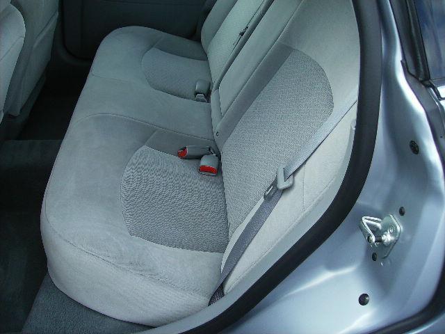 Buick LaCrosse 2005 photo 2