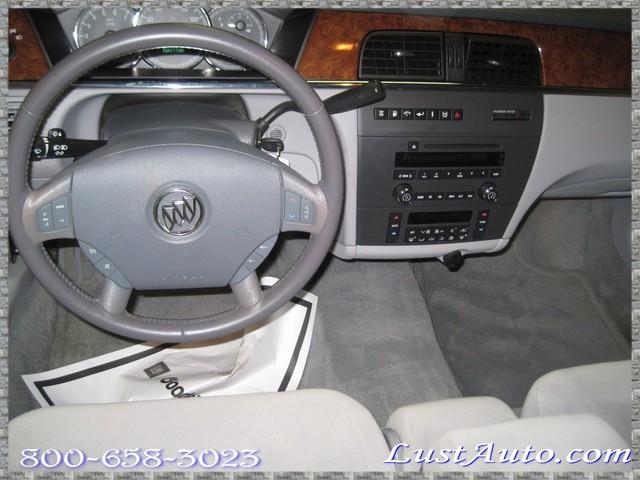 Buick LaCrosse 2005 photo 1