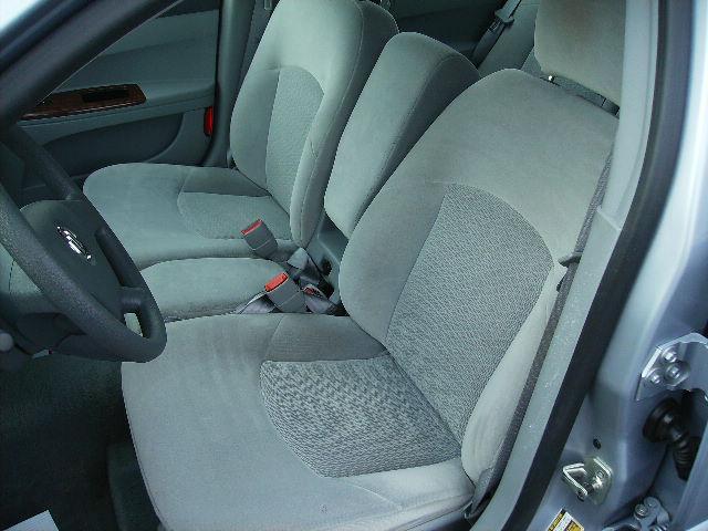 Buick LaCrosse 2005 photo 2