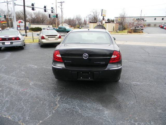 Buick LaCrosse 2005 photo 2