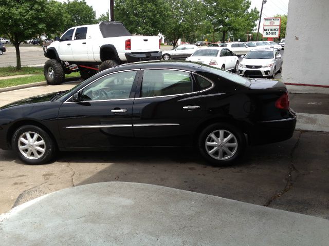 Buick LaCrosse 2005 photo 1