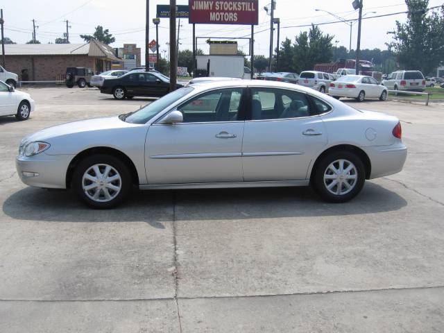 Buick LaCrosse 2005 photo 2