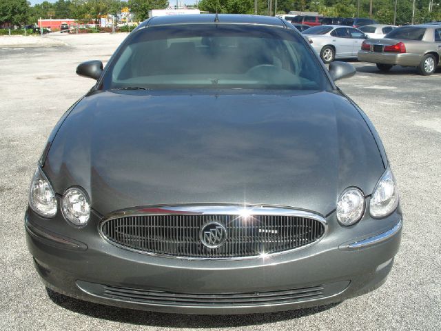 Buick LaCrosse 2005 photo 2