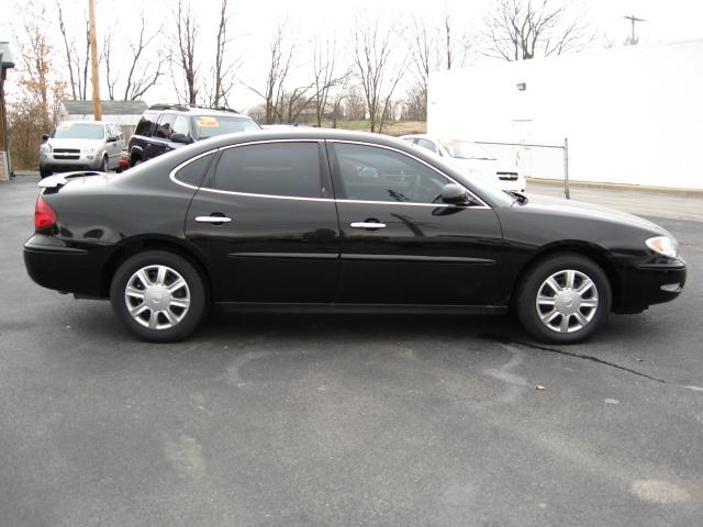 Buick LaCrosse 2005 photo 2