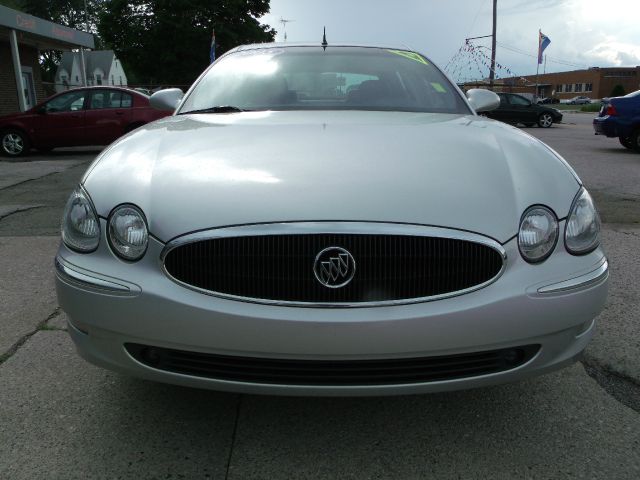 Buick LaCrosse 2005 photo 1