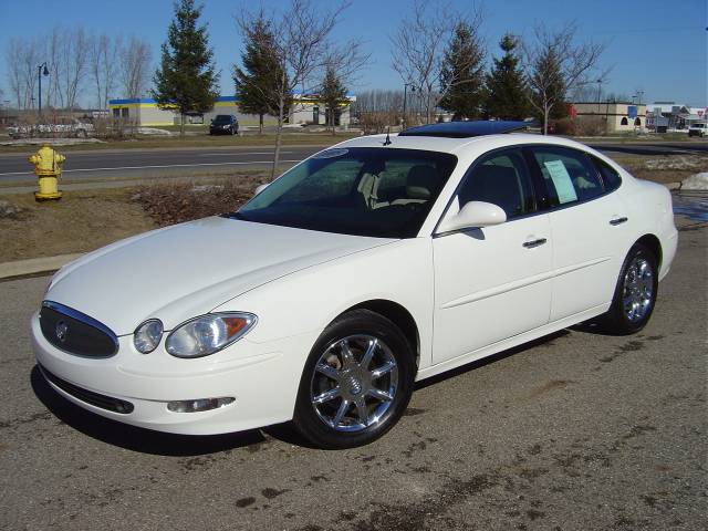 Buick LaCrosse GL Sedan 4D Sedan