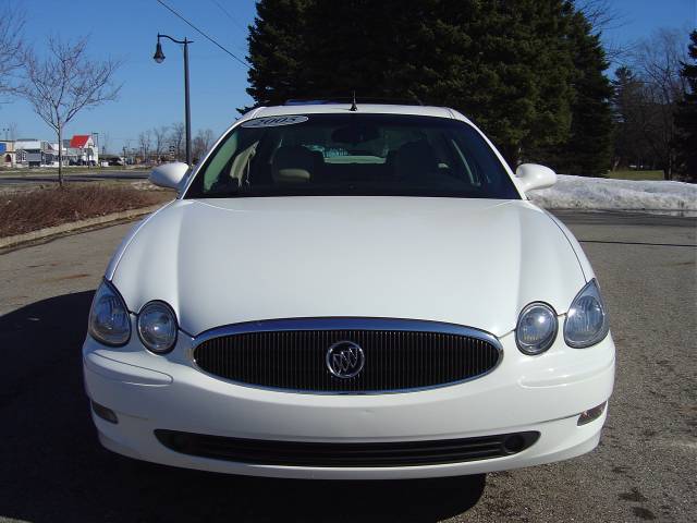 Buick LaCrosse 2005 photo 1