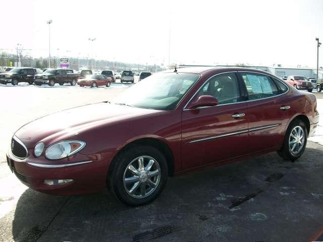 Buick LaCrosse 2005 photo 2