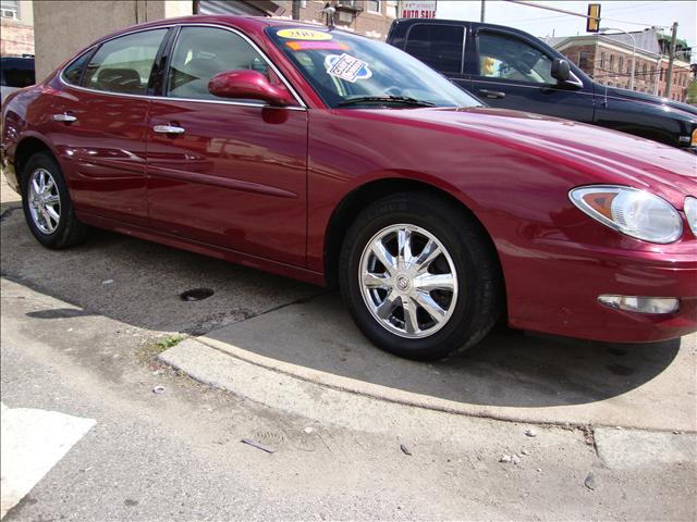 Buick LaCrosse 2005 photo 2